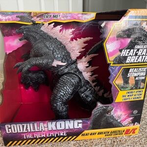 New in box Godzilla X Kong: 14" Heat-Ray Breath Light & Sound RC Action Figure